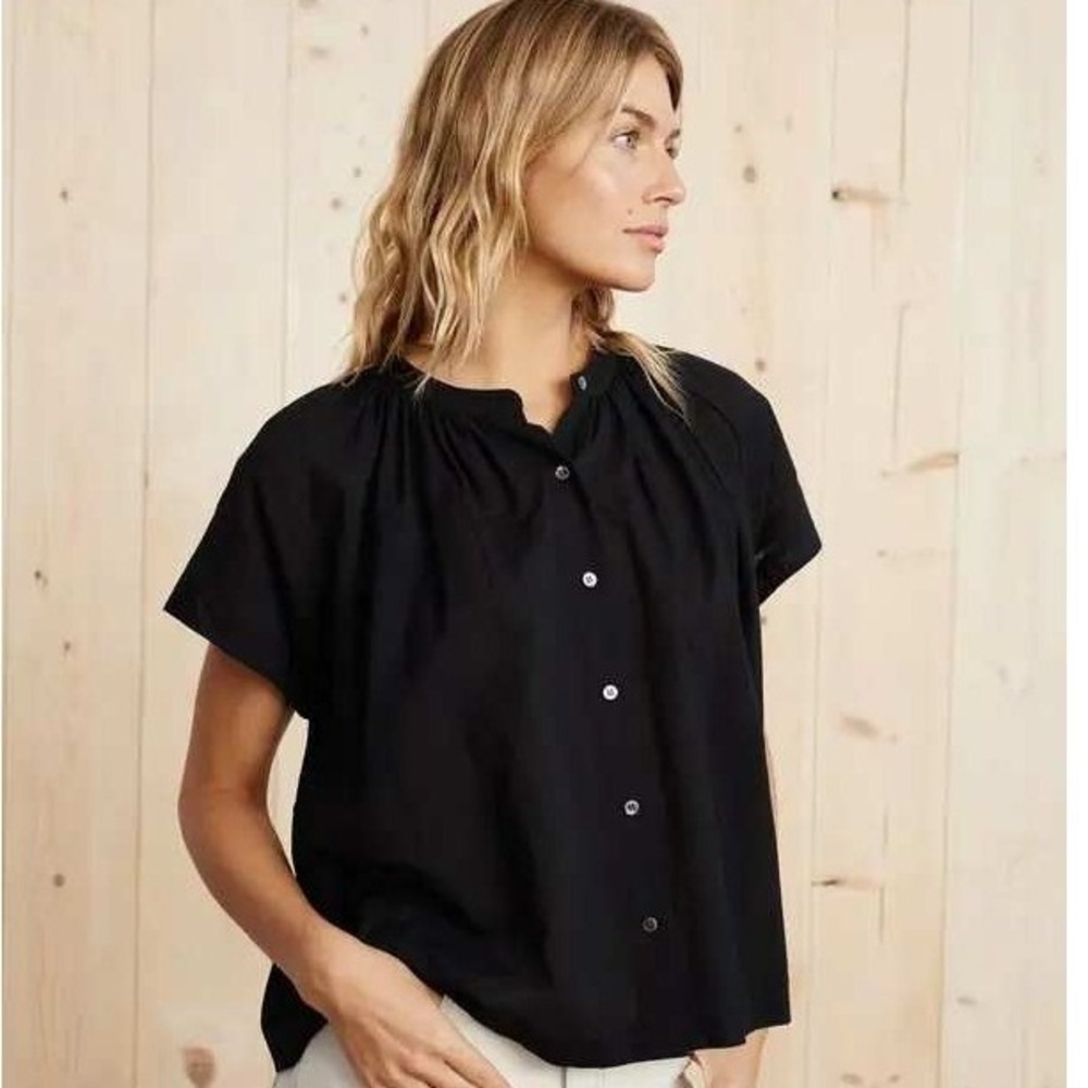 Jenni Kayne Black Short-Sleeve Button Front Blouse